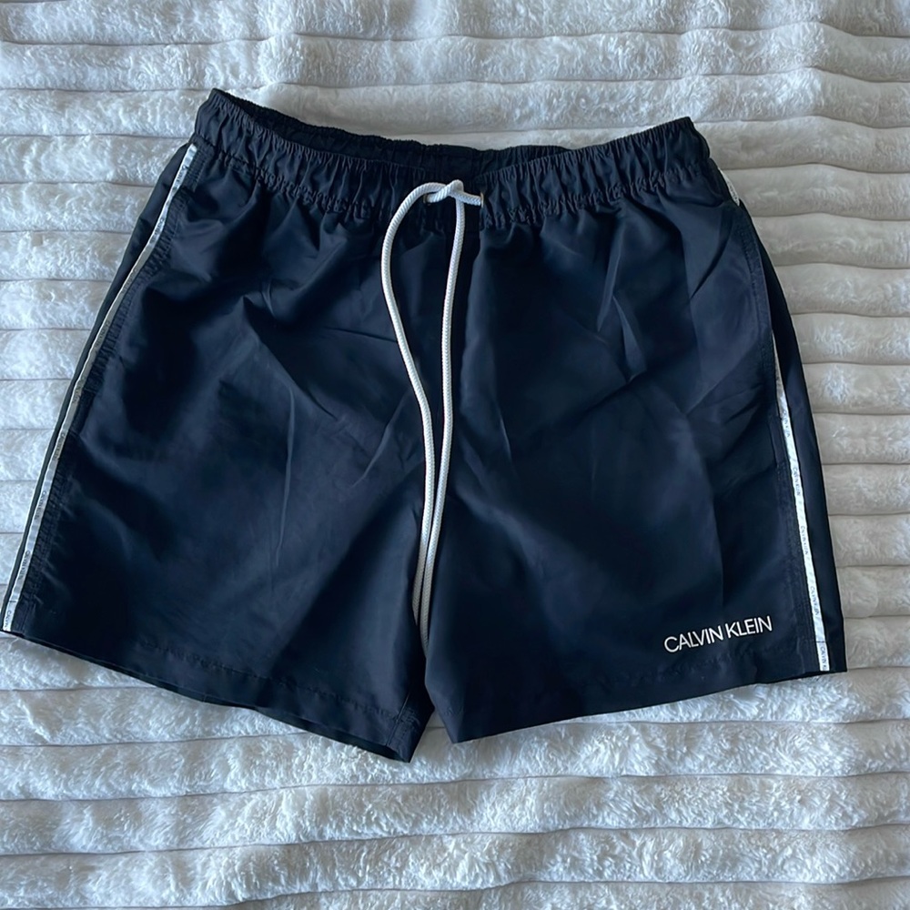 Calvin Klein swim shorts 5”